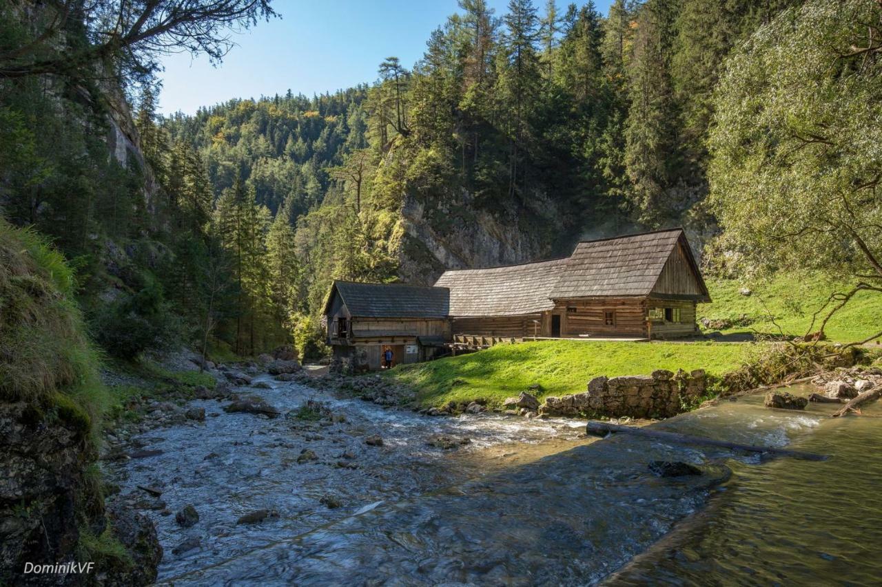 Chalupa Ліптовський Мікулаш Екстер'єр фото